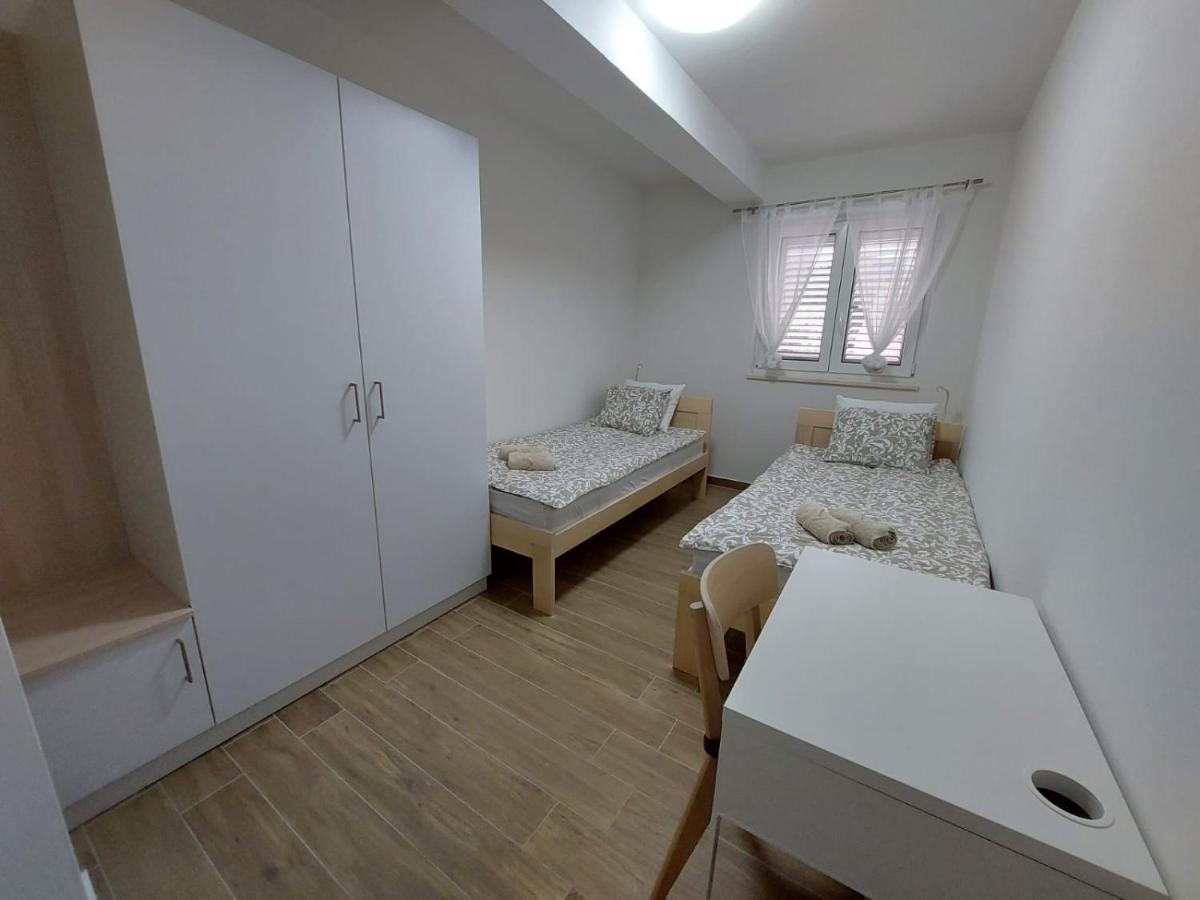 Seashells Apartments Tribunj Трибунь Экстерьер фото